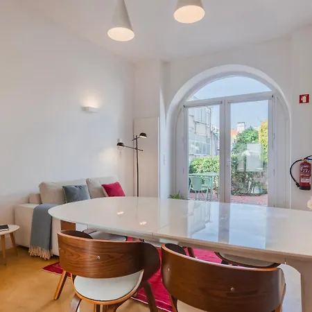 Apartment 1bdr With Garden View By Lovelystay *
